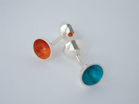 Liliana L233; / Bot245;es de punho Spots