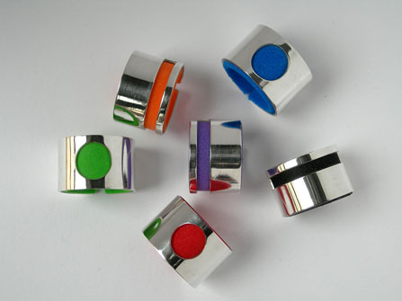 Liliana L233; / Anel B244;